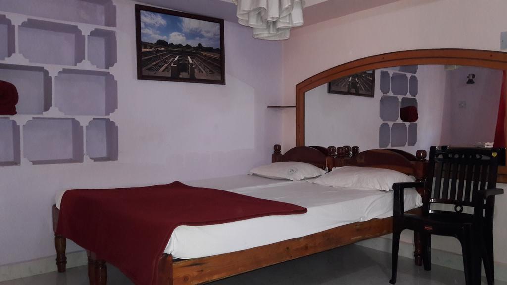 Gopi Guest House Хампи Экстерьер фото