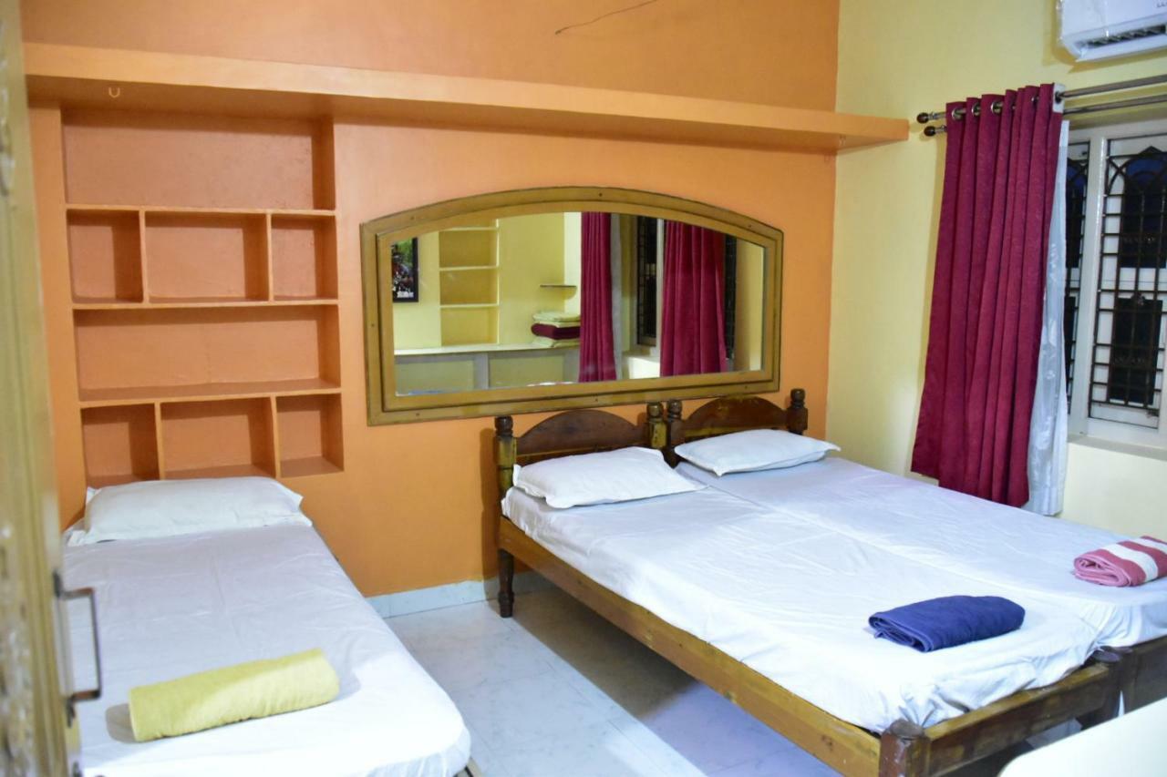 Gopi Guest House Хампи Экстерьер фото